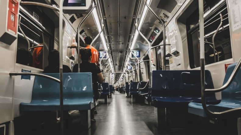 Avisos sonoros do Metrô de São Paulo ganharam vozes infantis