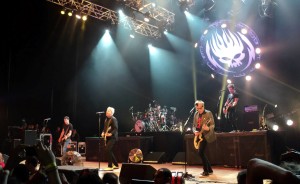 O The Offspring, no show que fez em São Paulo em 2013. Neste ano, eles devem voltar à cidade (Foto: Piero Paglarin)