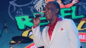 Ken Boothe, lenda viva da música jamaicana, faz shows em São Paulo