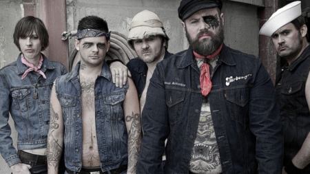 Turbonegro vem pela 1ª vez ao Brasil após 30 anos de história