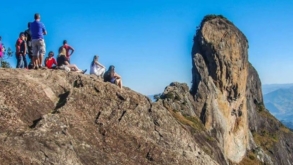 Complexo Rochoso Pedra do Baú é opção de passeio para os aventureiros