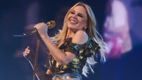 Kylie Minogue vem ao Brasil participar de festival feminista