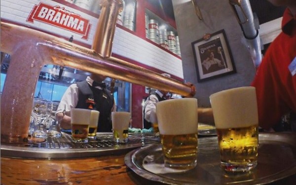 Bar Brahma, chopp gelado e música boa no coração da cidade