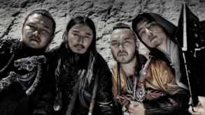 Vindo da Mongólia, The Hu faz sua tour de estreia no Brasil