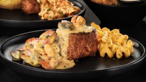 Outback lança inusitadas combinações de filet mignon com camarões