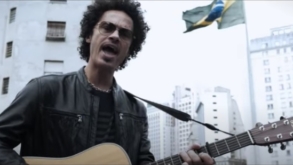 Eagle-Eye Cherry lança clipe gravado nas ruas de São Paulo