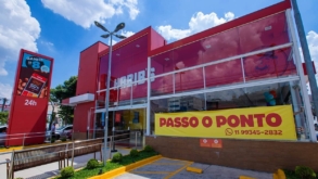 Faixas de “Passo o ponto” nas lojas Habib’s eram ação de marketing