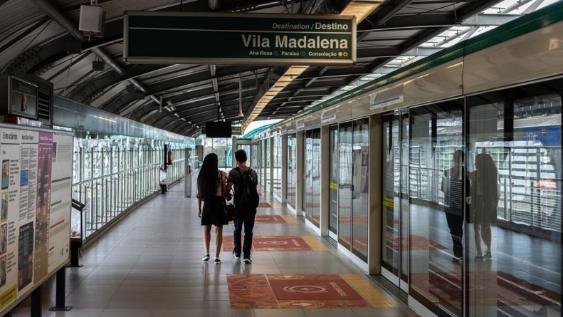 Sobre pessoas, estações e histórias de metrô