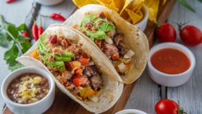 Com pratos típicos da Califórnia, The Taco Shop reabre salão no Itaim