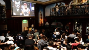 The Blue Pub exibe Super Bowl com promoções especiais neste domingo