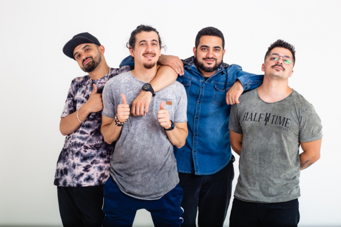 Stand-Up 4Amigos se apresenta em SP