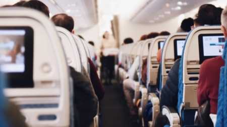 Saiba como evitar desconforto nas pernas em viagens longas