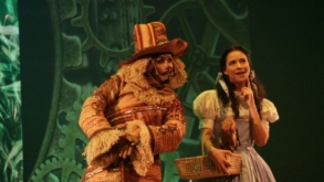 Musical O Mágico de Oz em cartaz no Teatro das Artes em São Paulo