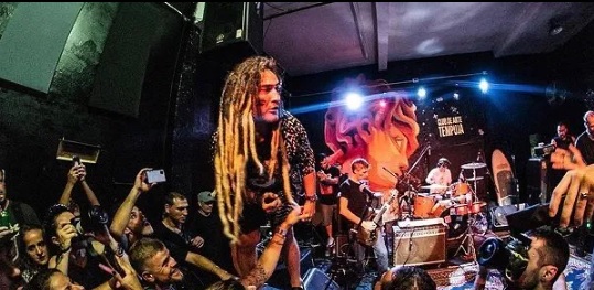 Boom Boom Kid traz turnê de 20 anos de álbum clássico ao Brasil