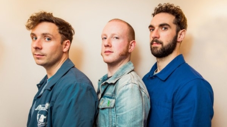 Two Door Cinema Club faz show solo em São Paulo no dia 18