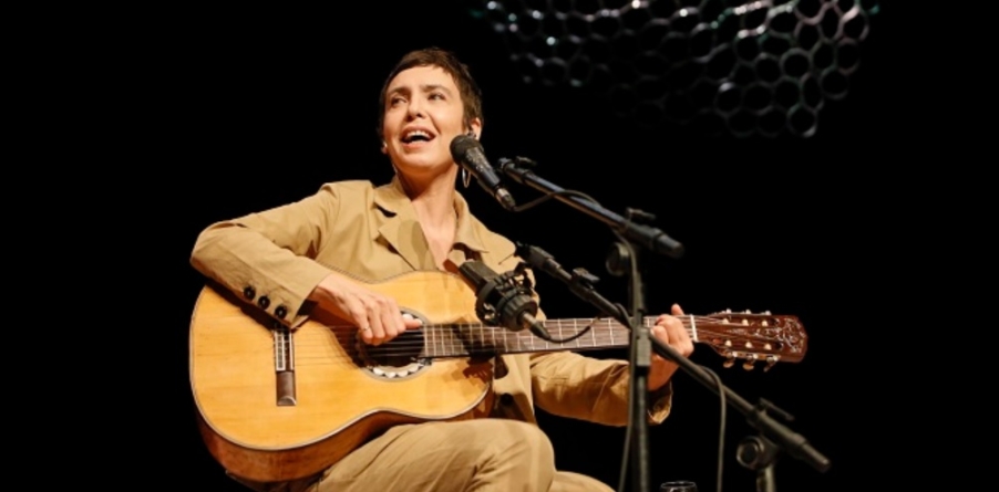 Festival Novabrasil anuncia Adriana Calcanhotto em substituição a Gal Costa