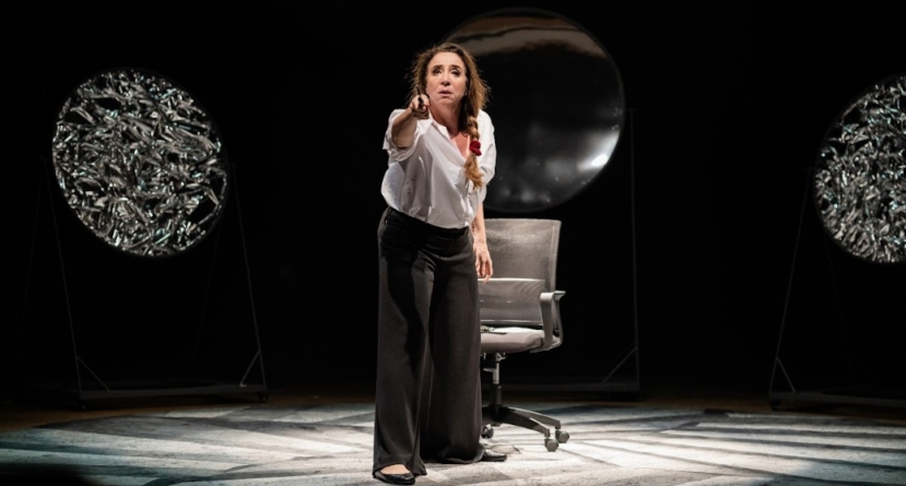 Marisa Orth protagoniza “Bárbara”, peça inspirada em livro de Barbara Gancia