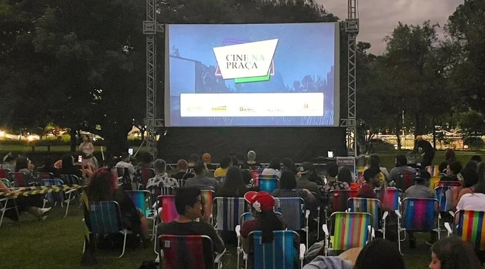 Projeto Cine na Praça leva sucessos recentes de bilheteria para exibições open air