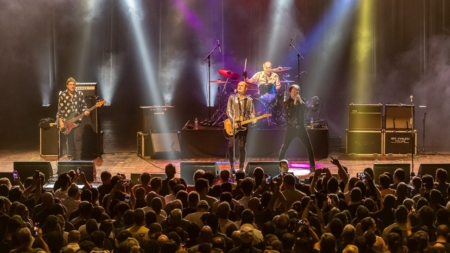 Hoodoo Gurus faz show com sucessos e músicas novas em São Paulo