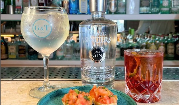 G&T Gin Bar, 1° bar especializado em Gin no país, faz promoção de Dia dos Pais