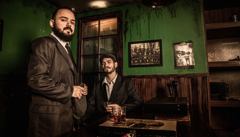 Sala de fuga em homenagem à série Peaky Blinders ainda é atração no Escape 60′