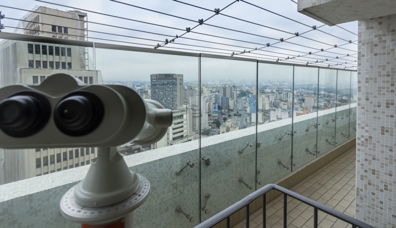 26° andar do Farol Santander tem mirante com binóculo e café com cardápio especial