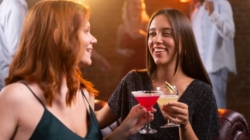 Dia da Mulher: conheça 9 bares e restaurantes com promoções para mulheres