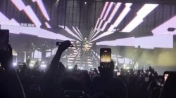 Pet Shop Boys mistura nostalgia e tecnologia em show de ‘greatest hits’ na Suhai Music Hall