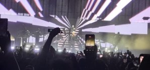 Pet Shop Boys mistura nostalgia e tecnologia em show de ‘greatest hits’ na Suhai Music Hall