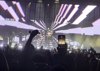 Pet Shop Boys mistura nostalgia e tecnologia em show de ‘greatest hits’ na Suhai Music Hall