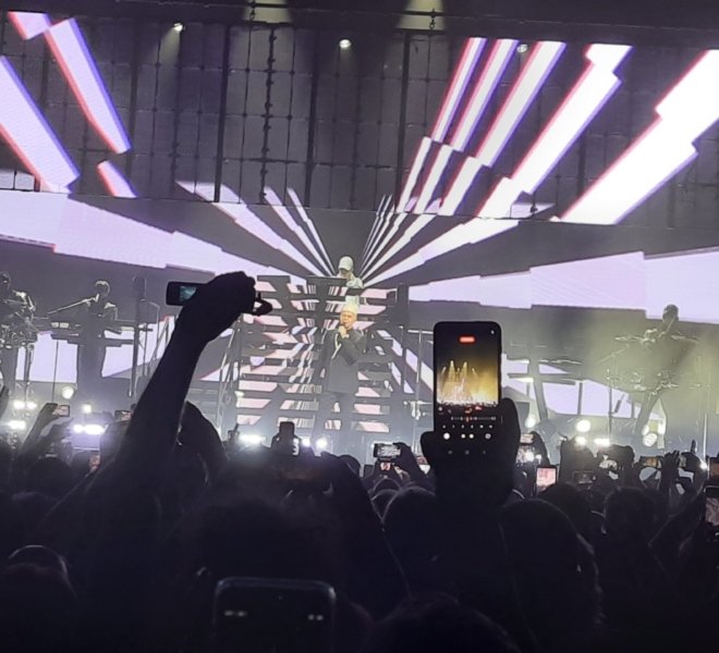 Pet Shop Boys mistura nostalgia e tecnologia em show de ‘greatest hits’ na Suhai Music Hall