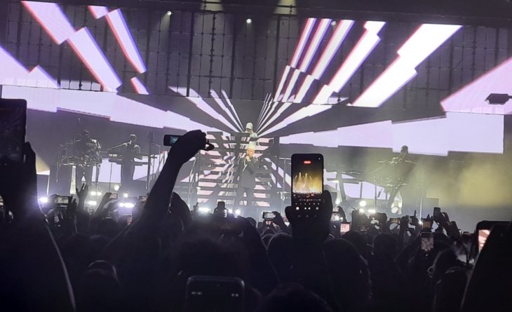 Pet Shop Boys mistura nostalgia e tecnologia em show de ‘greatest hits’ na Suhai Music Hall